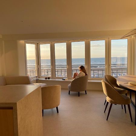 Apartamento Zeedijk Oostduinkerke Frontaal Zeezicht - Volledig Gerenoveerd 2022! Exterior foto